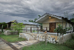 naahargarh jungle tent